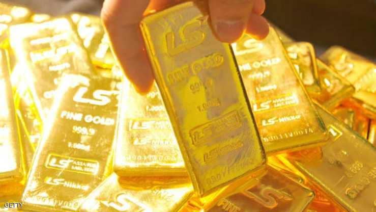 الذهب يتراجع بفعل جني الأرباح وصعود الدولار