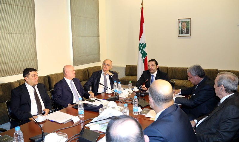 الرئيس سعد الحريري ترأس اجتماعا بحث في توسعة المطار وناقش تنفيذ المرحلة الملحة لرفع طاقته الإستيعابية