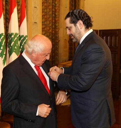 االرئيس سعد الحريري قلد رئيس النادي الرياضي السابق هشام جارودي وسام الارز الوطني