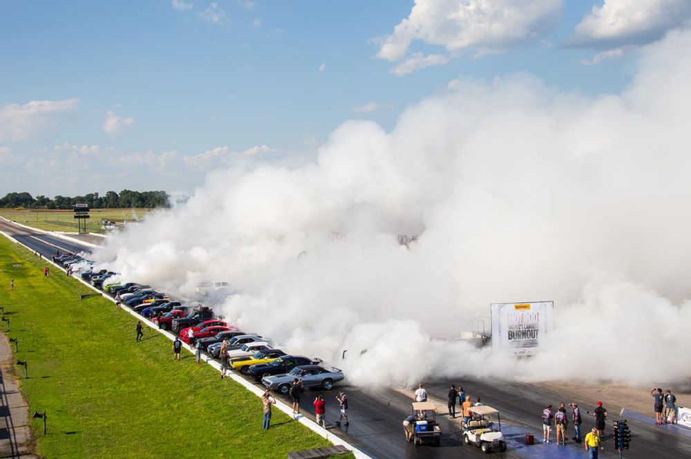 الولايات المتحدّة تسترجع لقب أضخم إستعراض لحرق الإطارات في العالم