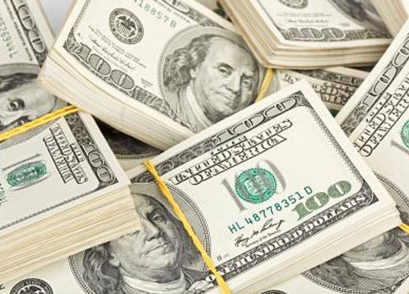 الدولار يرتفع بعد الخسائر