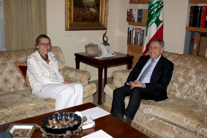 الرئيس فؤاد السنيورة يبحث مع ممثلة الامين العام للامم المتحدة في لبنان الاوضاع