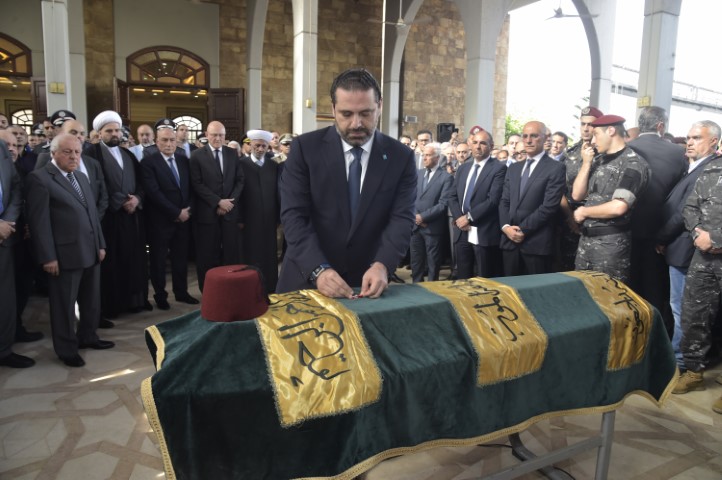 الرئيس سعد الحريري شارك بتشييع بوجي ومنحه وسام الاستحقاق اللبناني المذهب باسم الرئيس عون