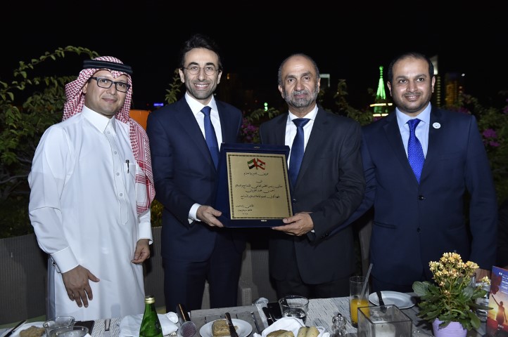 المحافظ شبيب يُكرِّم رئيس المجلس العالمي للتسامح والسلام