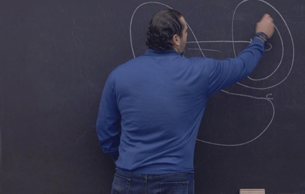 الحريري يعمل على تفكيك دورة عُقد جديدة