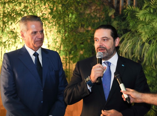 الرئيس سعد الحريري أكد وقوفه الى جانب رجال الاعمال: على الأفرقاء السياسيين أن يفكروا بمصلحة لبنان قبل أن يفكروا بالأحجام