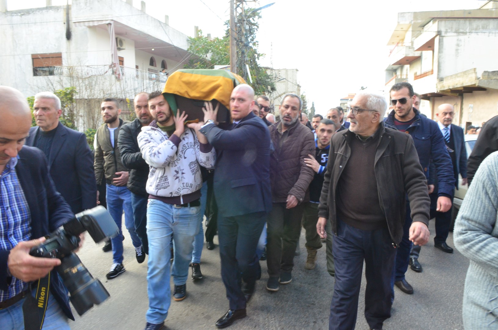 تشييع والدة المشنوق في كترمايا وممثلا عون وبري والحريري ورسميون وشخصيات قدموا التعازي