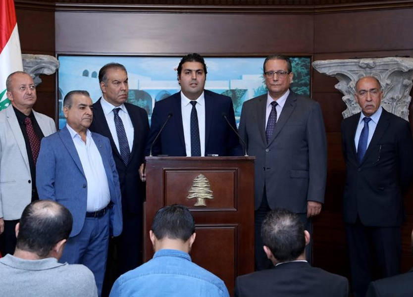 نائب نقيب الصرافين: شحن مبالغ كبيرة من الدولارات.. و"لا داعي للهلع"