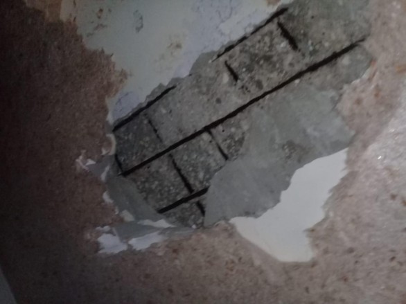 انهيار جزء من سقف منزل في عين الحلوة ونجاة قاطنيه