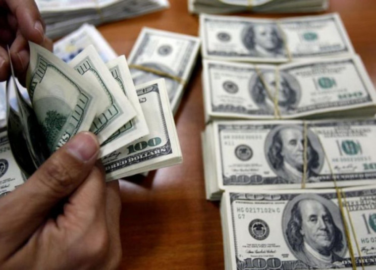 اليكم سعر صرف الدولار لدى الصرّافين اليوم