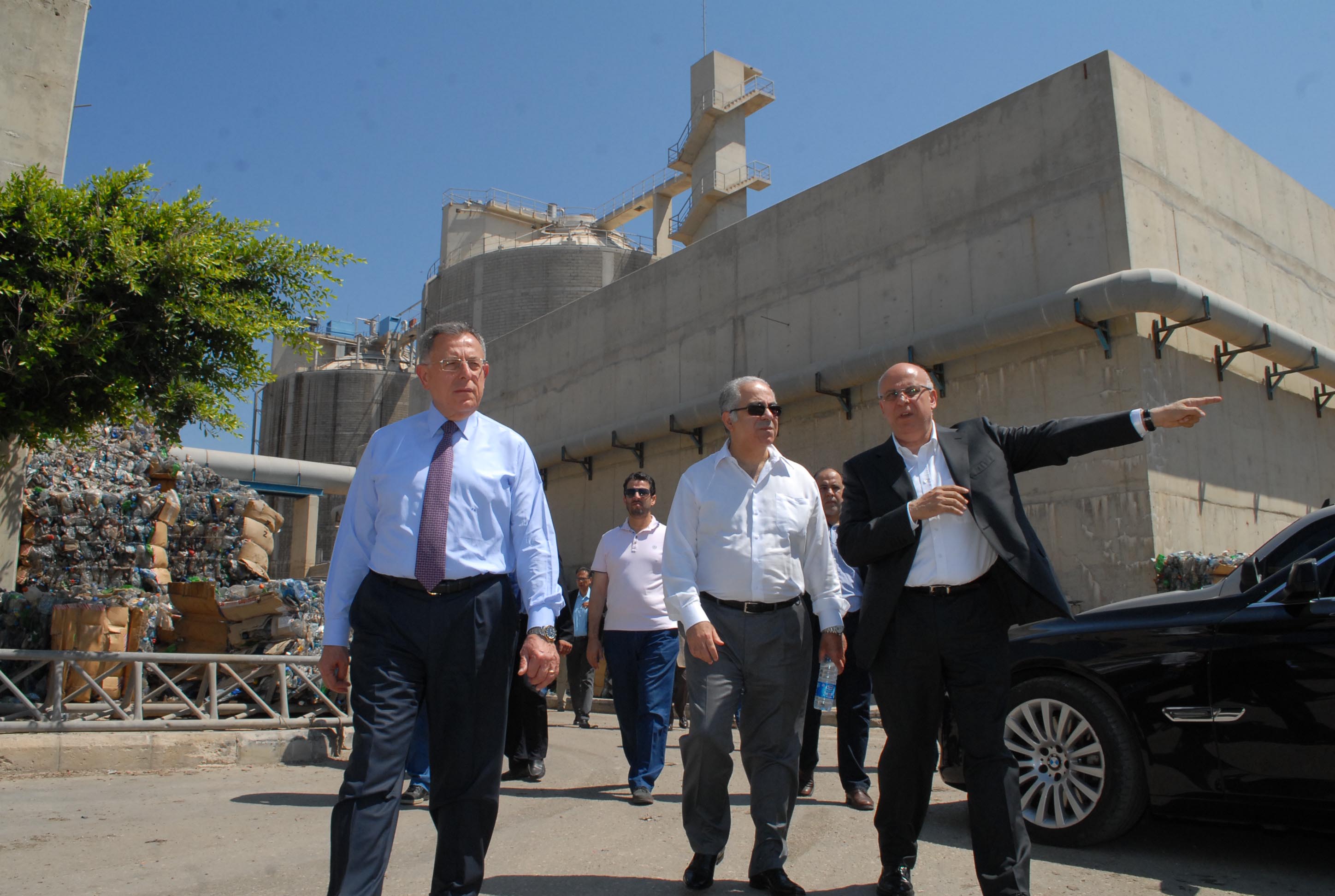 السنيورة جال برفقة رجال اعمال صيداويين على معمل النفايات ومشاريع انمائية في المدينة