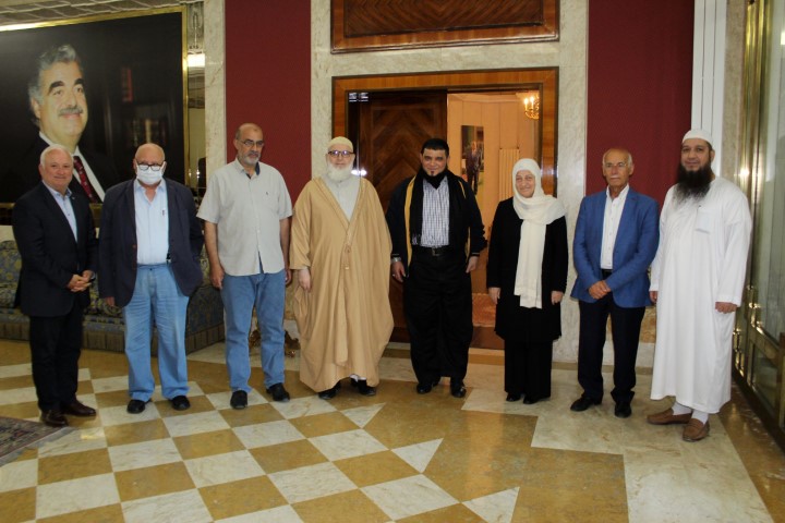 بهية الحريري عرضت أوضاع المخيمات مع "القوى الإسلامية في مخيم عين الحلوة"