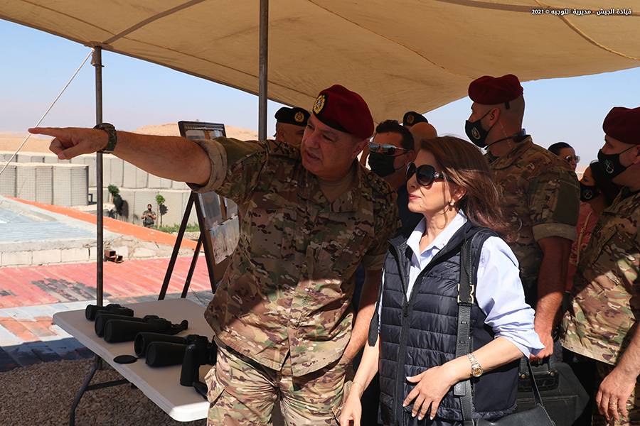 قائد الجيش يتفقد عدداً من المراكز الحدودية في رأس بعلبك والقاع