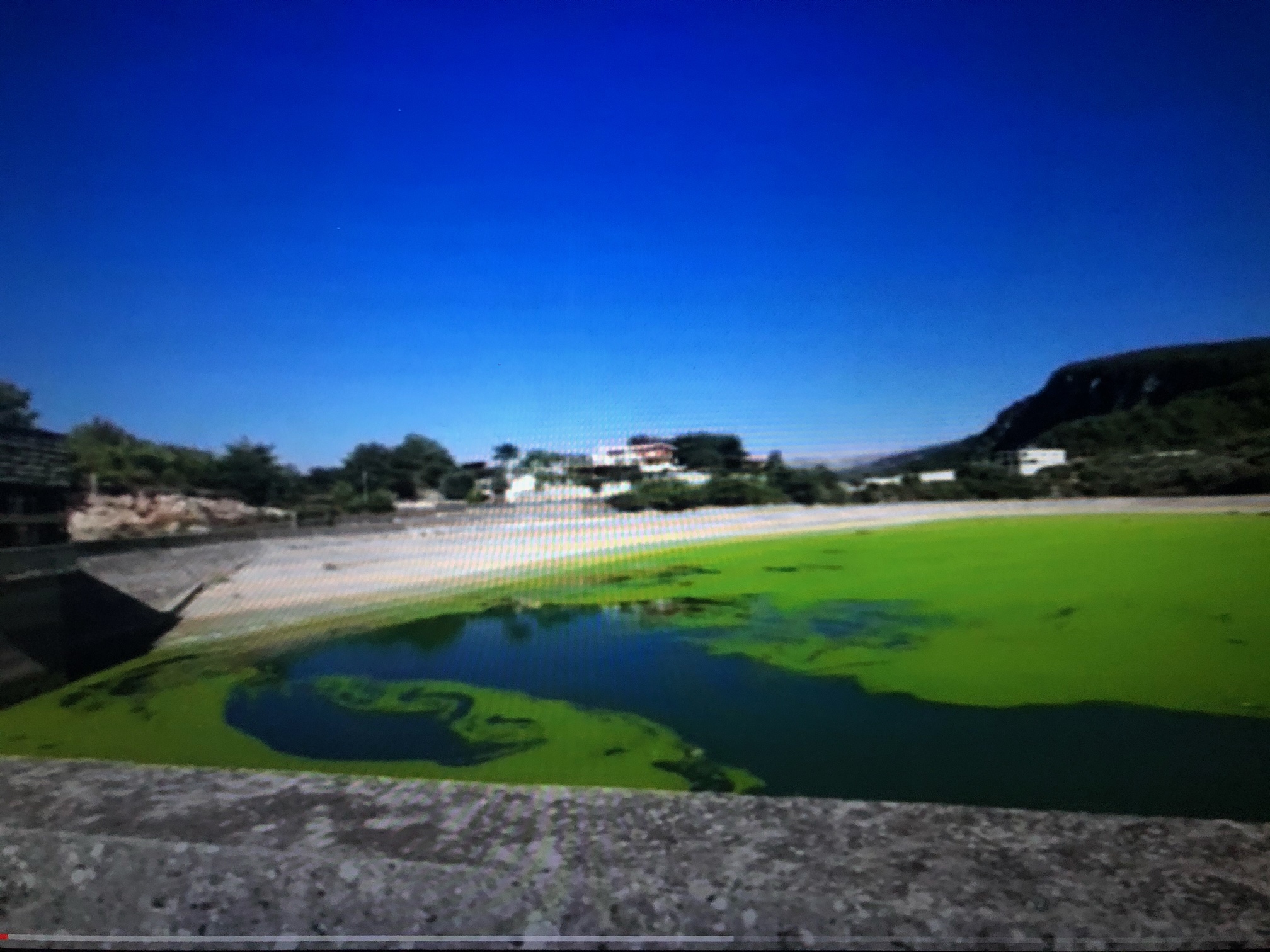 بالفيديو - بعد القرعون...بركة انان .. صور التلوث مخيفة ومئة بلدة مهددة بالعتمة