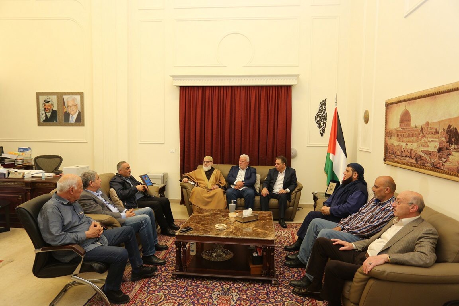 لقاء فلسطيني..وتأكيد على عدم المساس بأمن المخيمات