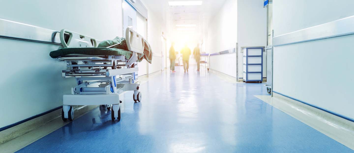 آلاف الأطبّاء هاجروا... البزري: المرضى في خطر