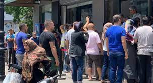 أزمة الطحين ما بين التهريب إلى الخارج ورفع الدعم: هل يصل سعر ربطة الخبز الى 40 الف ليرة!