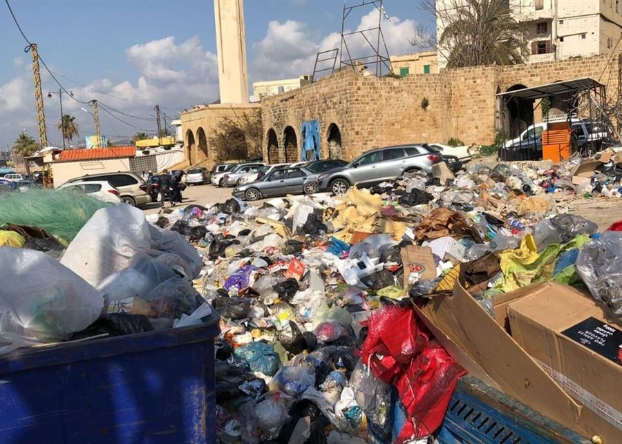النفايات تغزو صيدا .. منح شركة جمعها قرضاً مالياً بقيمة 200 ألف دولار