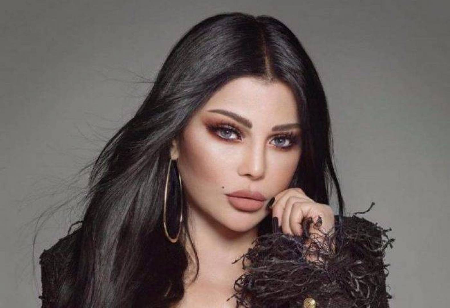 صفحات هيفاء وهبي على مواقع التواصل في خدمة الإنسانيّة
