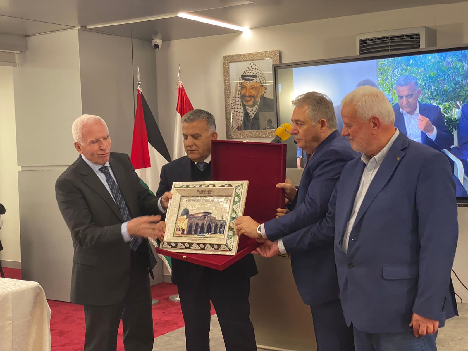 بالصور : فلسطين تكرِّم اللواء عبّاس ابراهيم: عربيّ الهوى وقضيته القدس التي لم ينسها في خضم انتصاراته