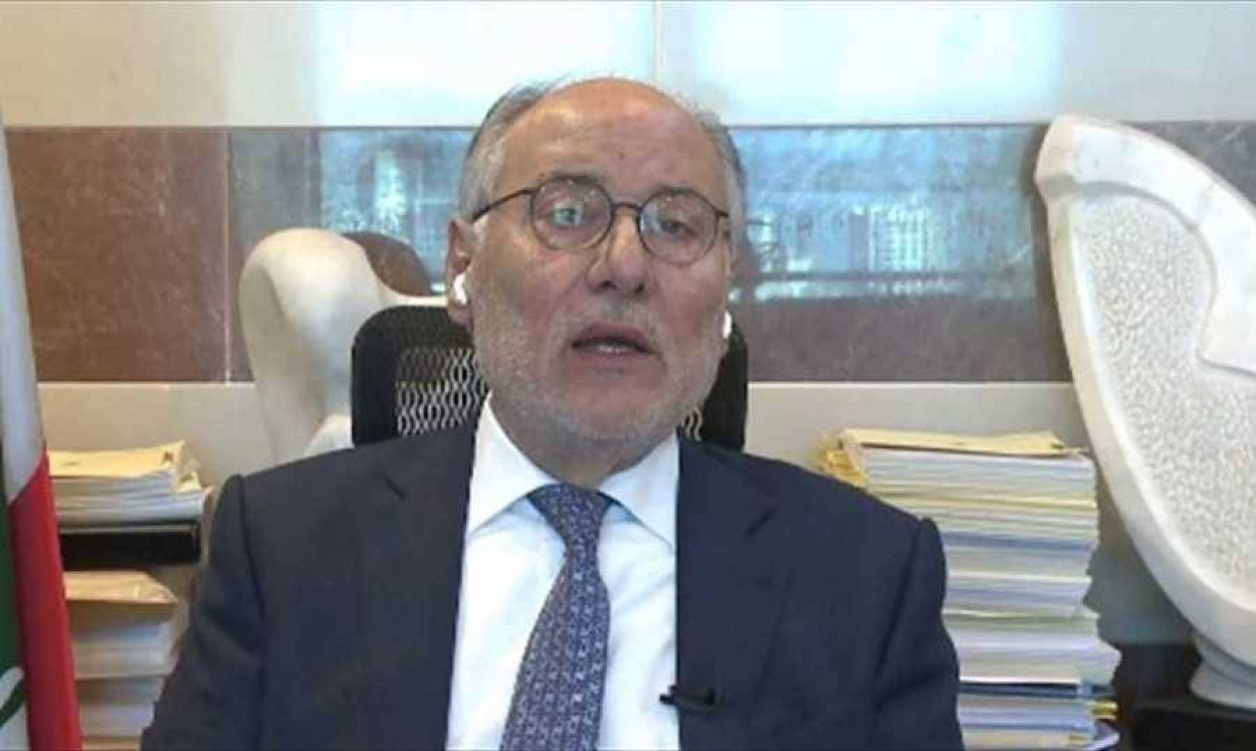 الحلبي يؤكّد إجراء امتحانات الشهادة الرسمية بفروعها الاربعة