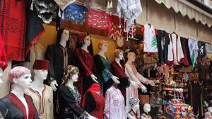 صيدا القديمة تفتقد زوارها .. انطفت بعد رمضان