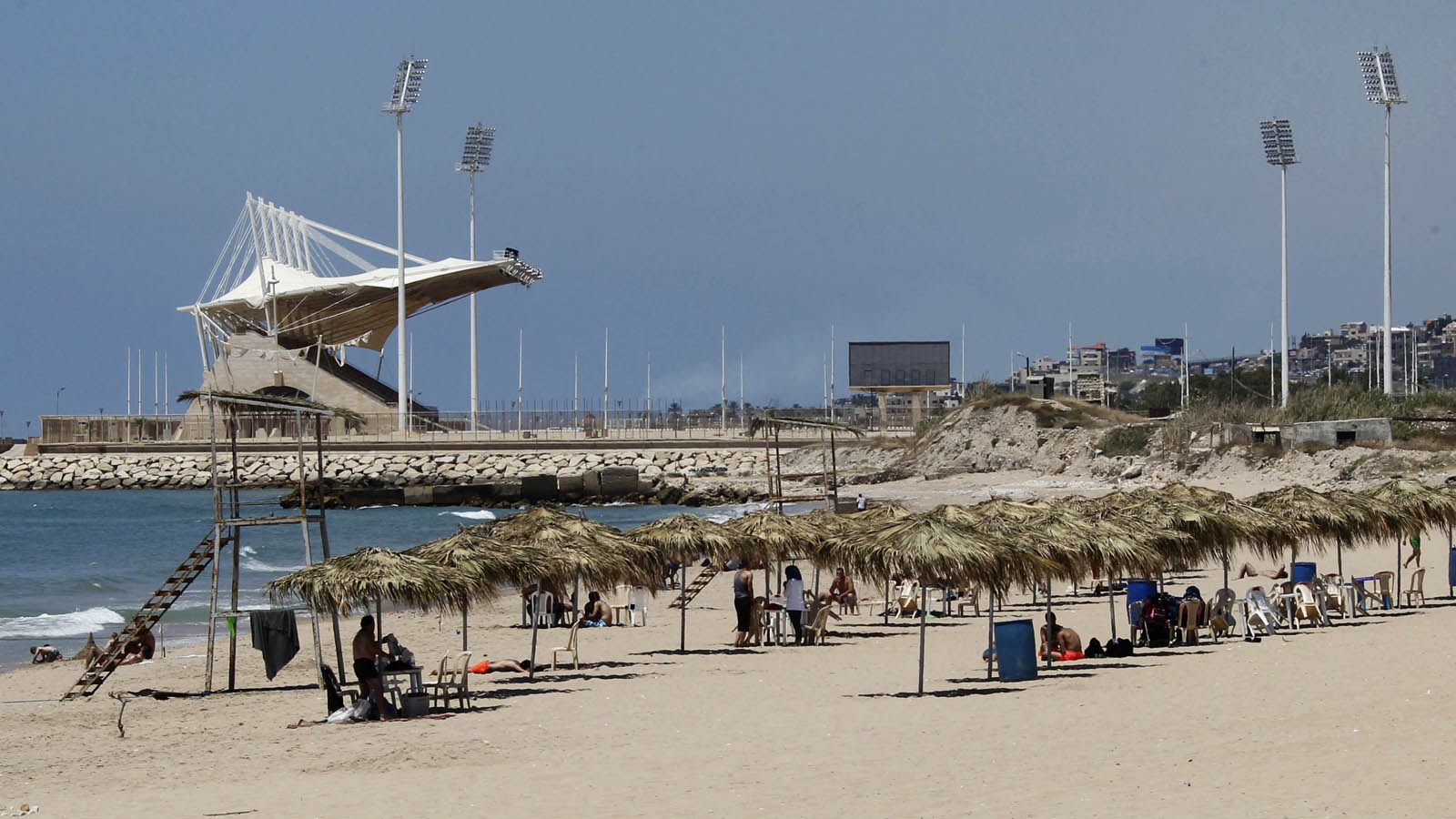 مجدداً شاطىء صيدا إلى الواجهة .. شو الخبرية اليوم؟