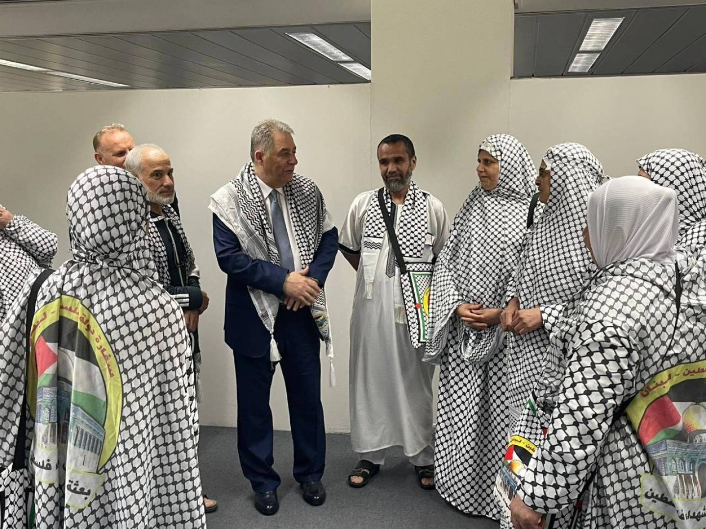 عوائل الشهداء الفلسطينيين من لبنان الى الحج بمكرمة سعودية