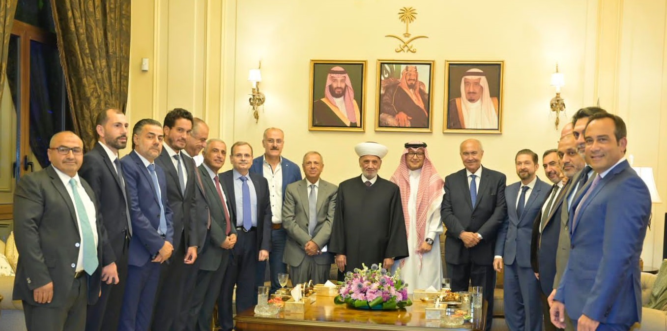 السفير السعودي يكرم سماحة المفتي