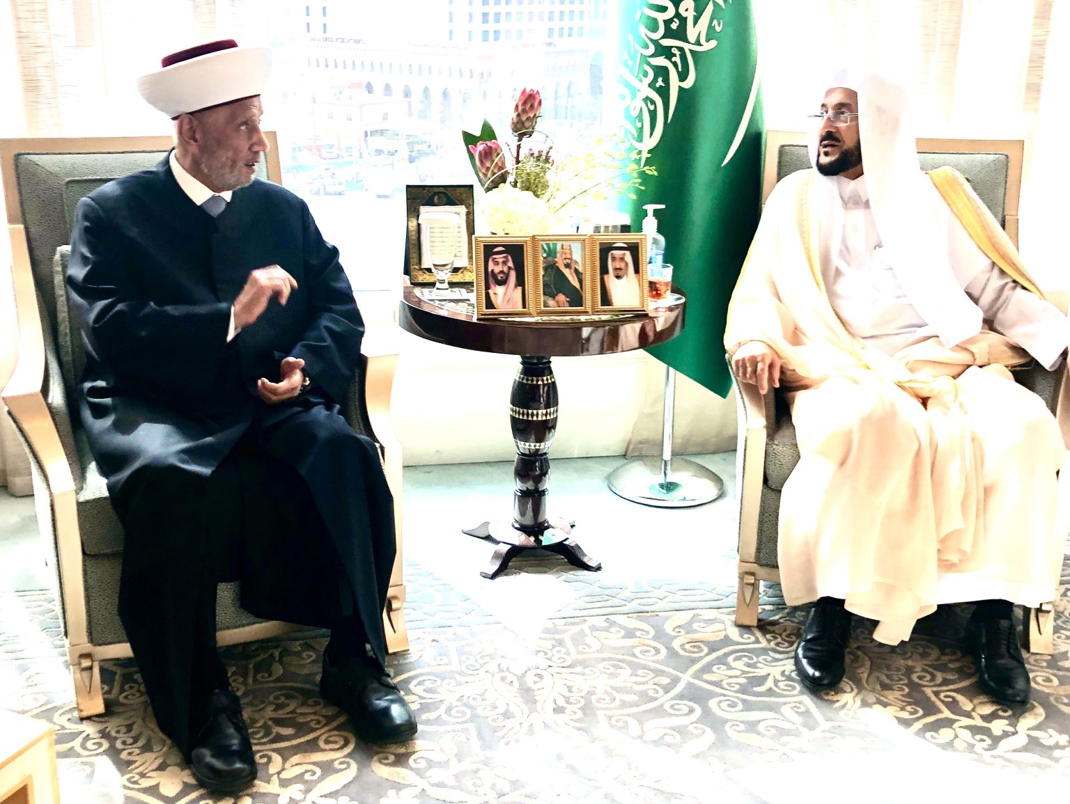 سماحة المفتي يلتقي وزير الشؤون الإسلامية والدعوة والإرشاد في المملكة العربية السعودية الدكتور عبد اللطيف بن عبد العزيز ال الشيخ
