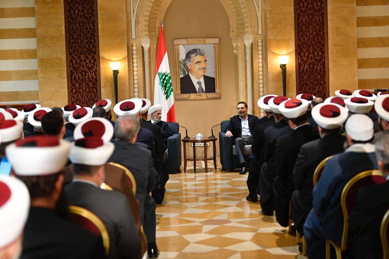 الحريري يستقبل المفتي دريان مع وفد المفتين والمجلس الشرعي ومشايخ