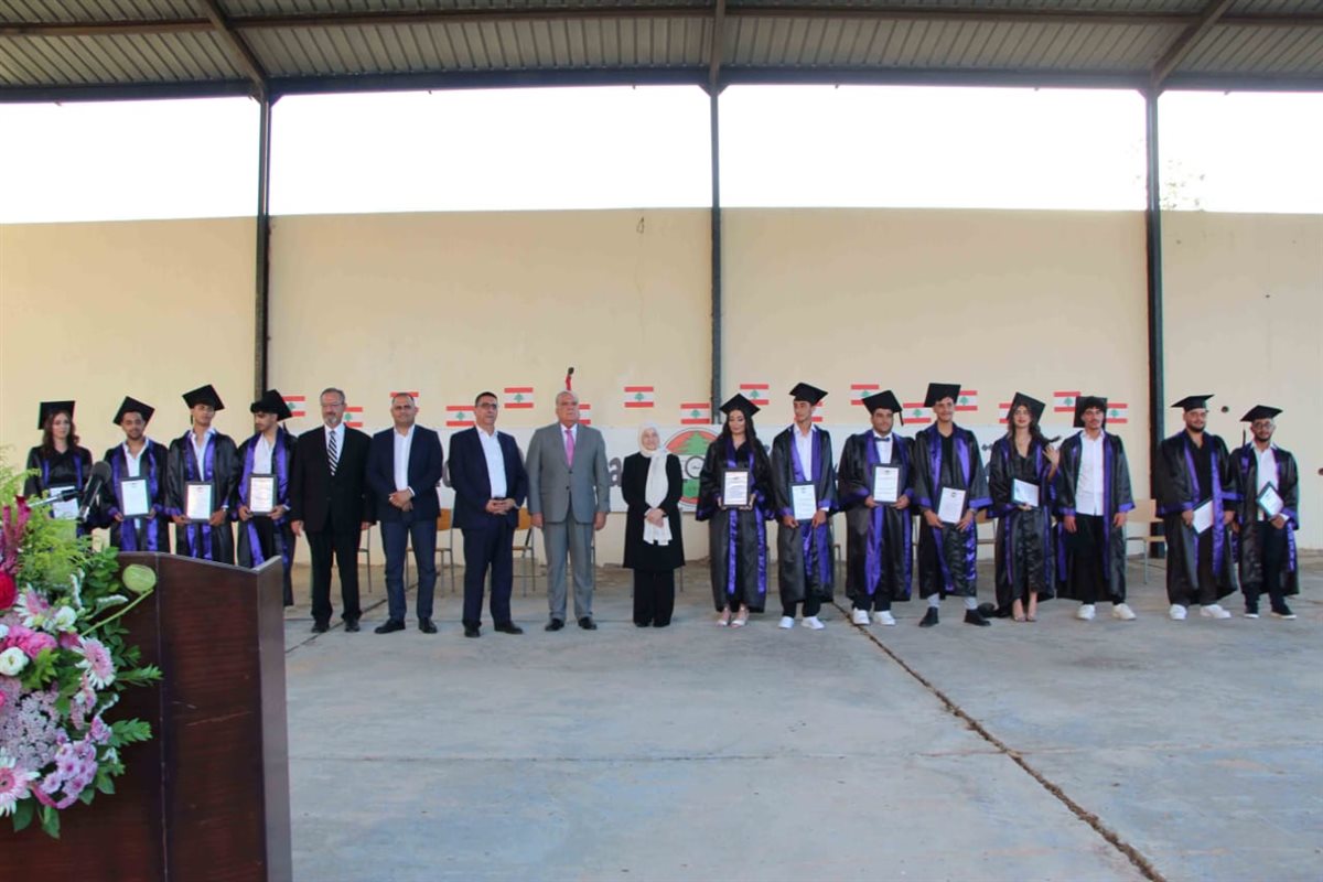 برعاية هكتور حجار ومشاركة بهية الحريري "ثانوية لبعا الرسمية" احتفلت بتخريج طلاب الشهادة الثانوية وفرحة أعلن تخصيص منح لهم من AUST &ndash; فرع صيدا