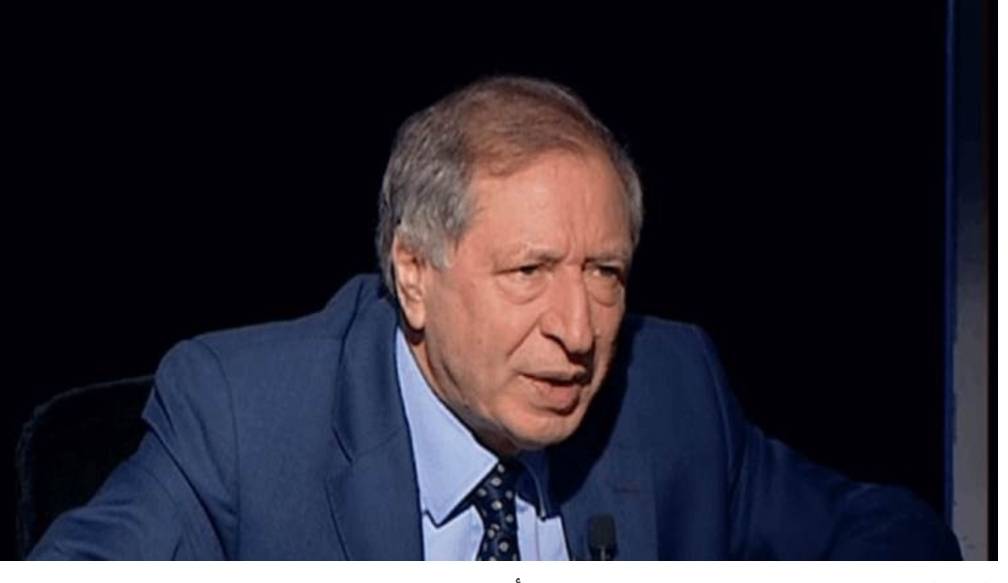 سحب العلم والخبر من اي موقع الكتروني يبث اخبار كاذبة او يروج للعدو