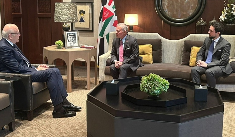 بالفيديو : ملك الاردن يستقبل ميقاتي