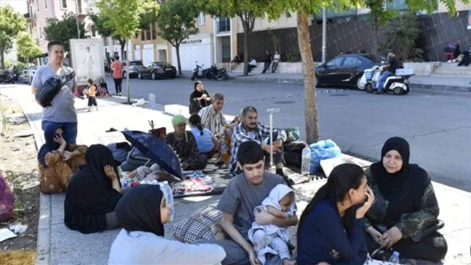 " إدارة الكوارث والأزمات" في بيروت: تأمين 55 ألف نازح في 169 مركز إيواء حتى تاريخه