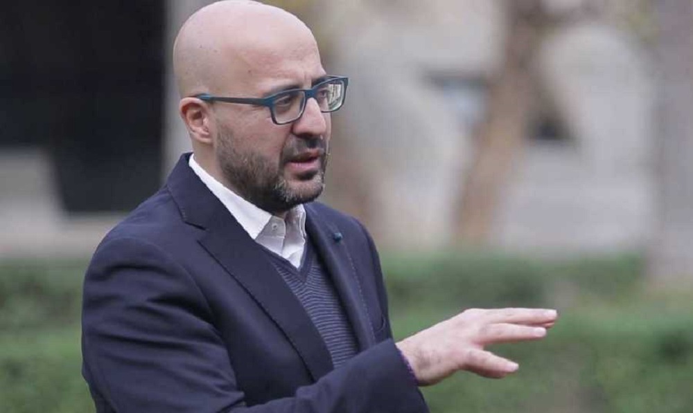 وزير البيئة: 250 ألف نازح موجودون في مراكز الإيواء