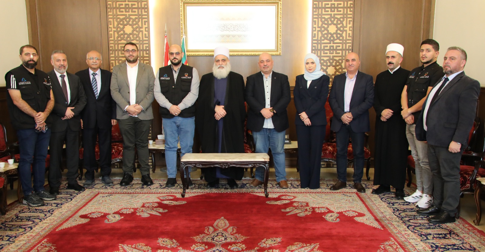 بالصور : سماحة شيخ العقل بحث مع زواره في دار الطائفة قضايا النازحين وموضوع حماية أحراج الأوقاف في جسر القاضي-الشحار