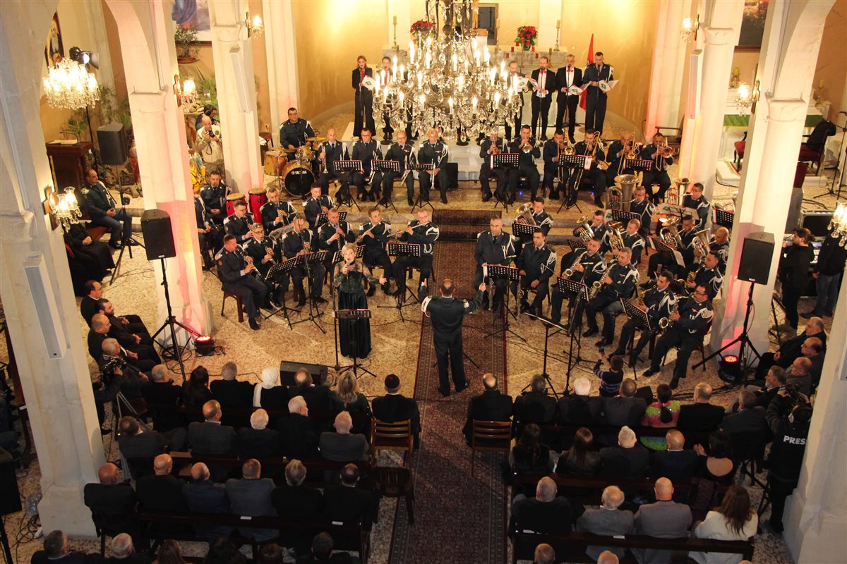 "إشراقة أمل" أمسية ميلادية لـ"كاريتاس" في صيدا أحيتها أوركسترا الجيش اللبناني وجوقة "ليفانوس"