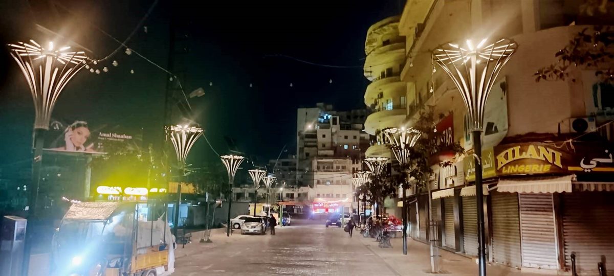 د. بديع شكر لبرنامج الأمم المتحدة مبادرته الإنارة بالطاقة الشمسية لممر المشاة في مدينة الحريري الرياضية ومدخل السوق وجزء من الكورنيش