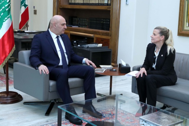 الرئيس عون استقبل رئيسة اللجنة الدولية للصليب الأحمر في لبنان في زيارة وداعية وقدّر التضحيات التي قدّمها افراد اللجنة