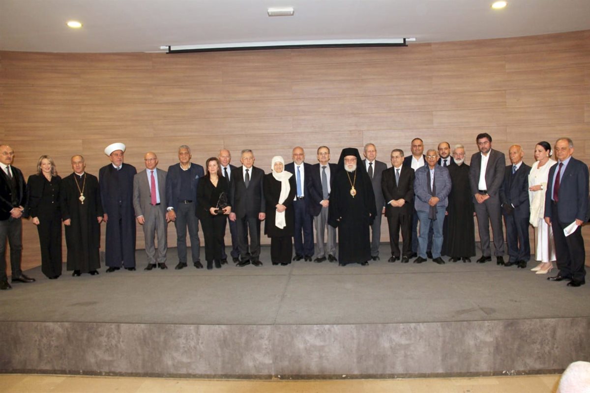 تقديراً لرسالته الإنسانية وعطاءاته في الحقلين الصحي والإستشفائي.. صيدا تكرّم طبيبها الراحل روبير صاصي بحفل أقامته البلدية ومؤسسة الحريري