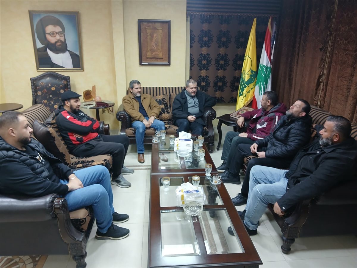 حزب الله عرض مع وفد من نشطاء ولجان الأحياء الأوضاع العامة بمخيم عين الحلوة