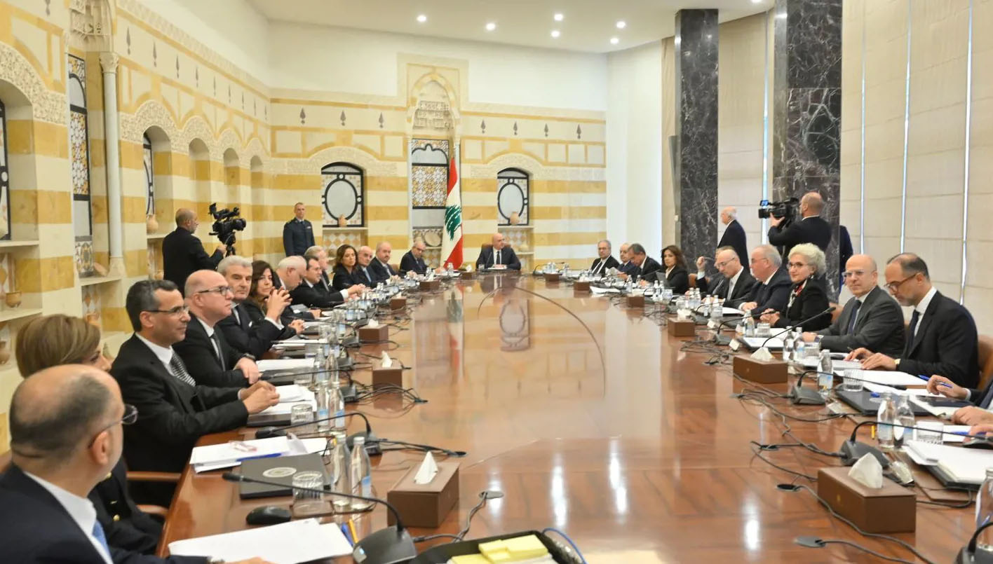 بالفيديو والصور :الجلسة الأولى للحكومة اللبنانية... وتشكيل لجنة صياغة البيان الوزاري