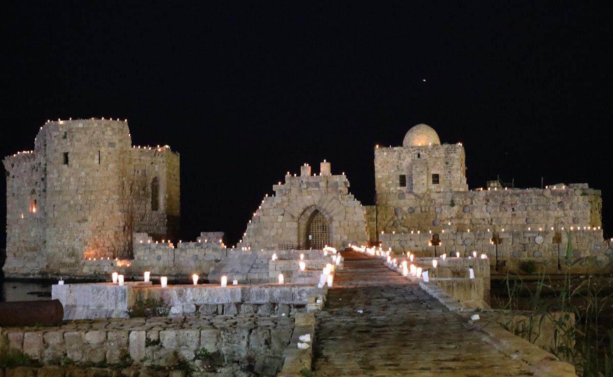 التنظيم الشعبي الناصري يضيء القلعة البحرية إحياءً للذكرى 40 لتحرير صيدا