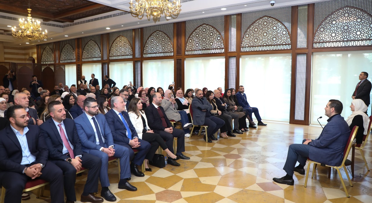 الحريري: للتواضع والتفكير ملياً في مصلحة البلد ولضرورة العودة الى وضع لبنان اولاً وفوق كل الاعتبارات