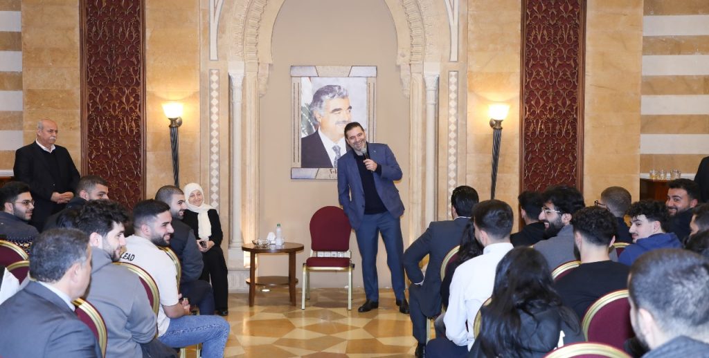 الحريري: للتواضع والتفكير مليًا في مصلحة البلد