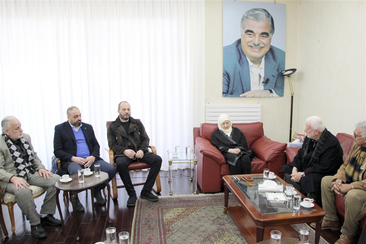 بهية الحريري التقت فتحي أبو العردات مع وفد من فصائل منظمة التحرير الفلسطينية