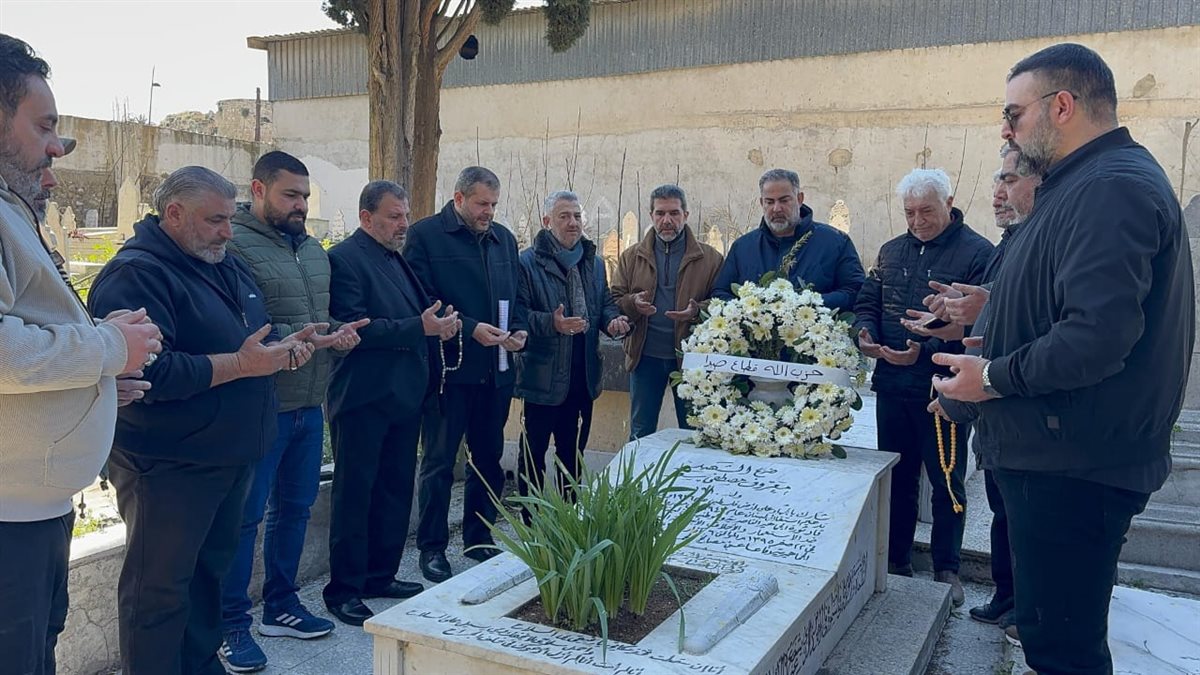 وفد من حزب الله زار ضريح الشهيد معروف سعد في صيدا في الذكرى الخمسين لاغتياله