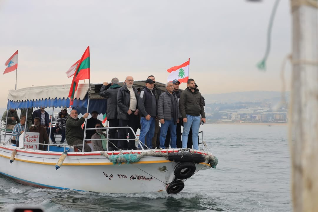 أسامة سعد في المسيرة البحرية للصيادين في الذكرى الخمسين لاستشهاد معروف سعد: نطالب الحكومة بتفعيل التحقيق في جريمة الاغتيال لمعرفة مَن كان السبب في تقجير الحرب الأهلية في لبنان