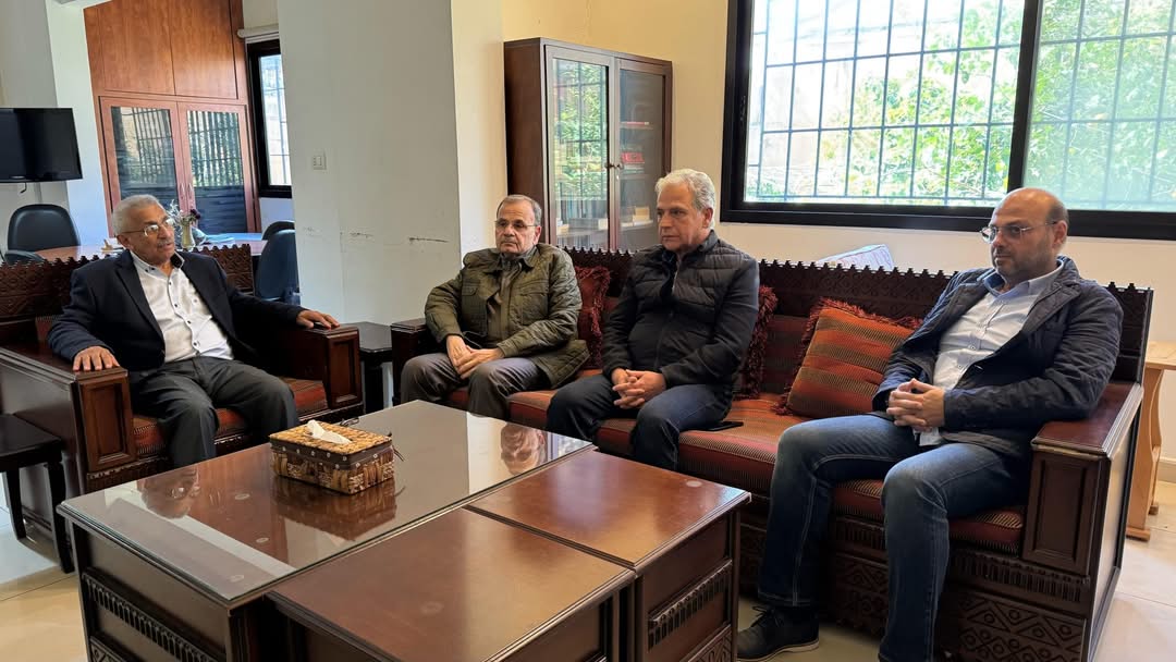 بالصور..أسامة سعد استقبل الوفود في مكتبه بعد انتهاء مسيرة الوفاء للشهيد معروف سعد في الذكرى الخمسين لاستشهاده